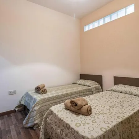 St Julians Seafront アパート *